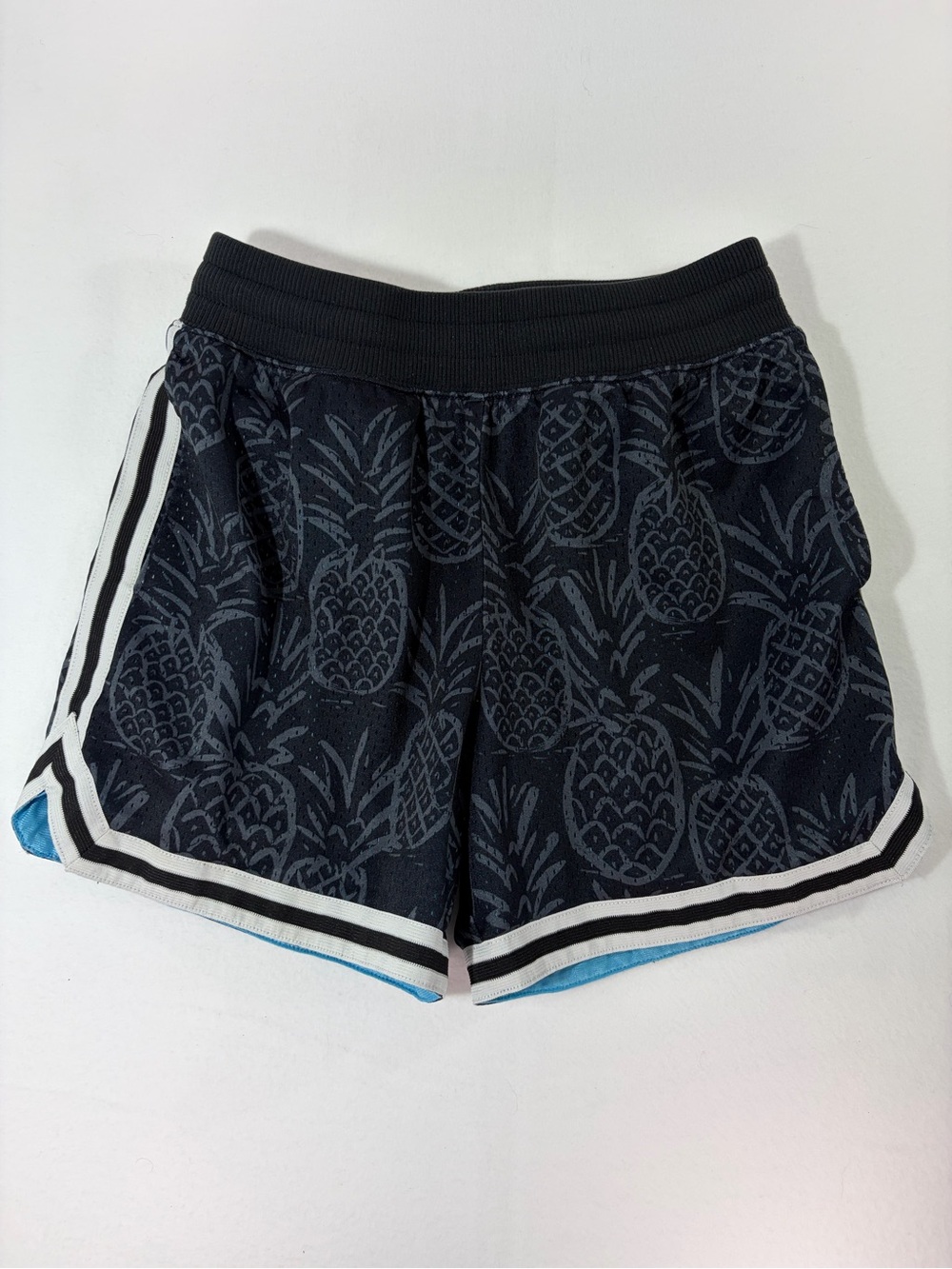 chubbies Black Pineapple-Jacquard Athletic Shorts with White Trim